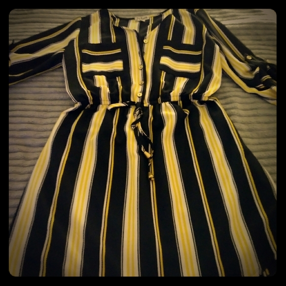 Cute dresss - Picture 1 of 4